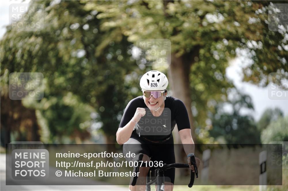 30.08.2026 - Elbe Triathlon Hamburg Michael Burmester http://msf.ph/oto/10071036 30.08.2026 10:01:01 Radfahren 548, 636, 699, 705, 826 meine-sportfotos.de