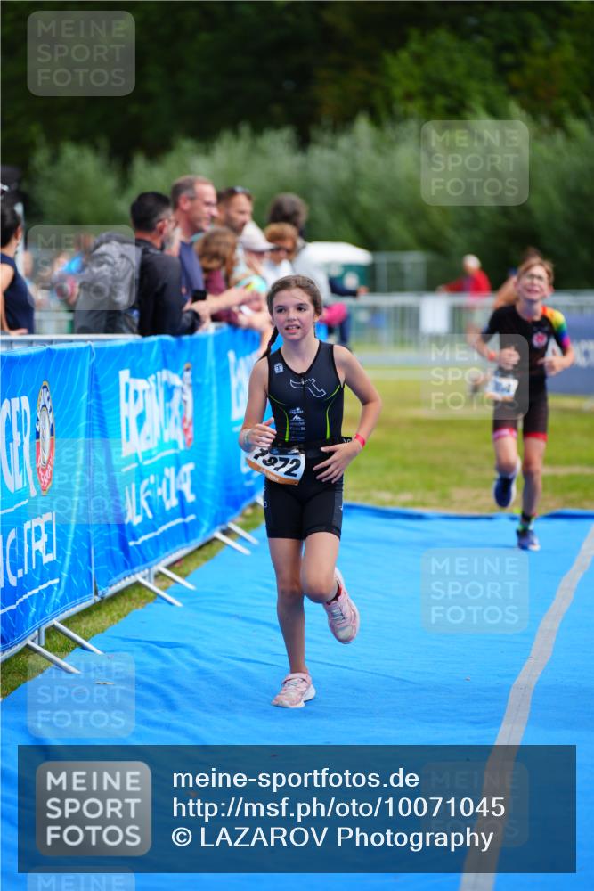 30.08.2026 - Elbe Triathlon Hamburg LAZAROV Photography http://msf.ph/oto/10071045 30.08.2026 12:56:15 Ziel 1834 meine-sportfotos.de