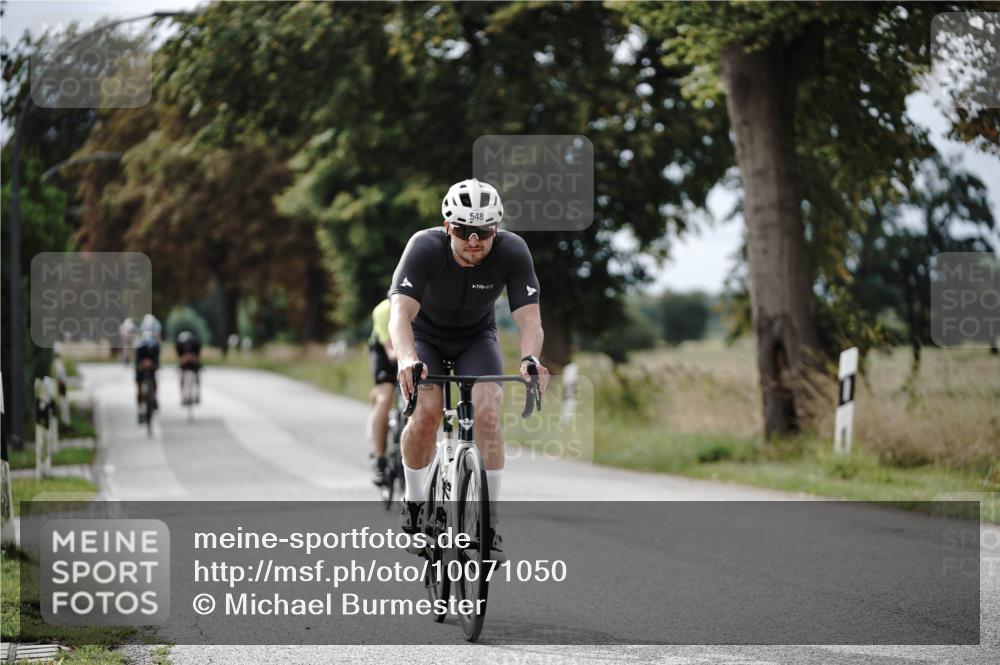 30.08.2026 - Elbe Triathlon Hamburg Michael Burmester http://msf.ph/oto/10071050 30.08.2026 10:01:05 Radfahren 548, 636, 671, 675, 699, 705, 831 meine-sportfotos.de