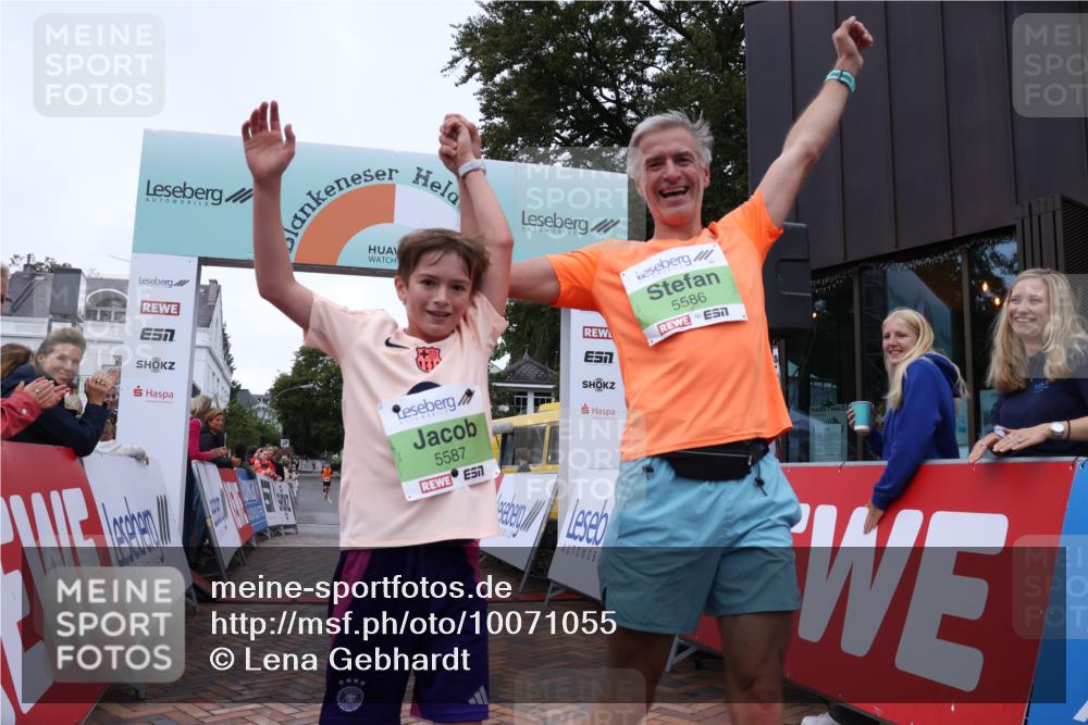 30.08.2026 - Blankeneser Heldenlauf Lena Gebhardt http://msf.ph/oto/10071055 30.08.2026 10:10:36 Ziel 5586, 5587 meine-sportfotos.de