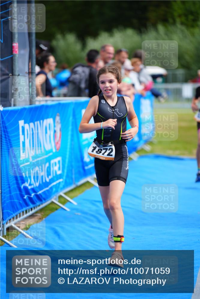 30.08.2026 - Elbe Triathlon Hamburg LAZAROV Photography http://msf.ph/oto/10071059 30.08.2026 12:56:16 Ziel 1834 meine-sportfotos.de