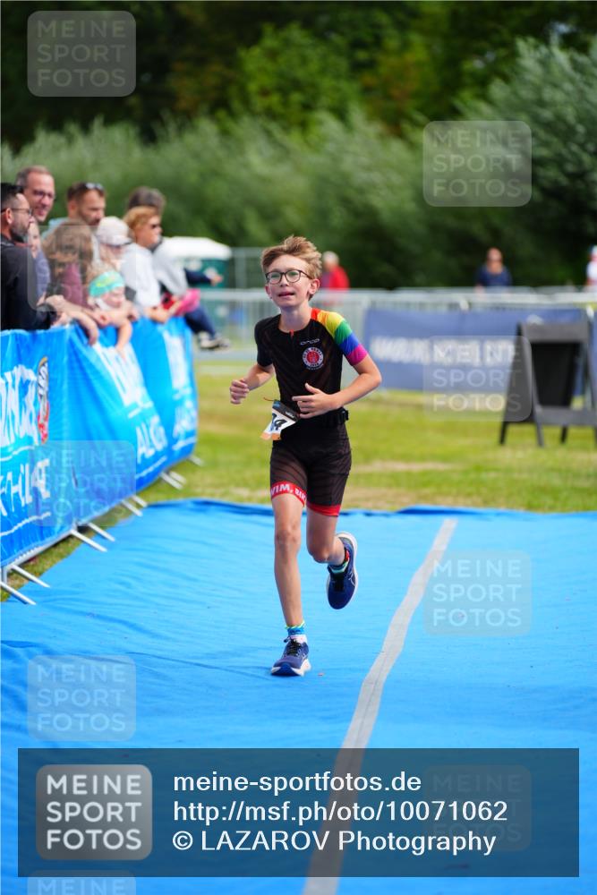 30.08.2026 - Elbe Triathlon Hamburg LAZAROV Photography http://msf.ph/oto/10071062 30.08.2026 12:56:17 Ziel 1834 meine-sportfotos.de