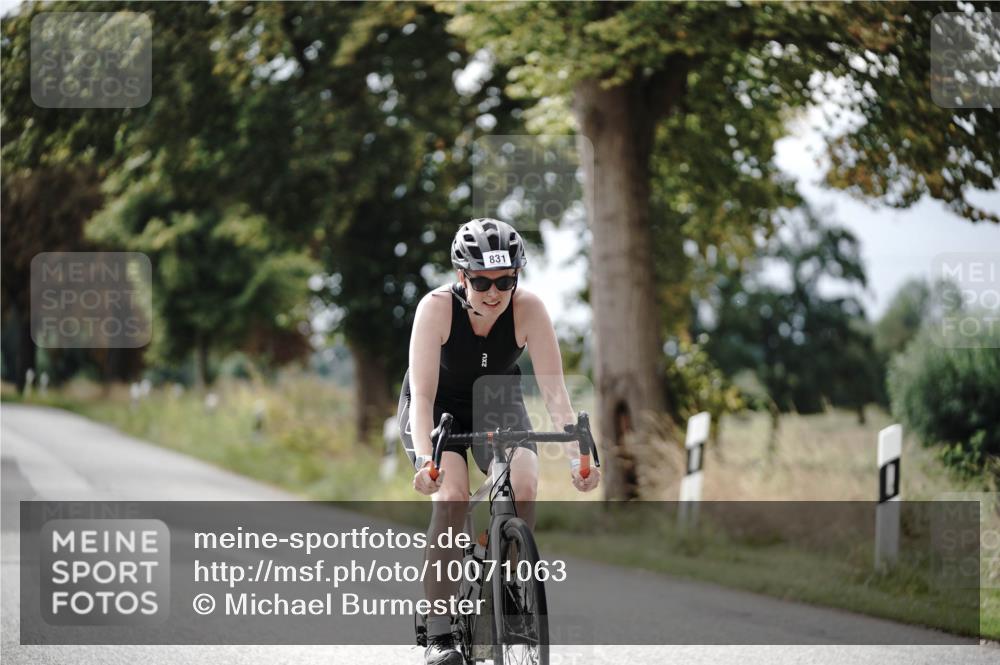 30.08.2026 - Elbe Triathlon Hamburg Michael Burmester http://msf.ph/oto/10071063 30.08.2026 10:01:11 Radfahren 533, 650, 671, 675, 700, 831 meine-sportfotos.de