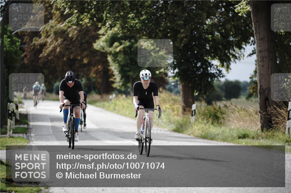 30.08.2026 - Elbe Triathlon Hamburg Michael Burmester http://msf.ph/oto/10071074 30.08.2026 10:01:22 Radfahren 264, 520, 556, 864 meine-sportfotos.de