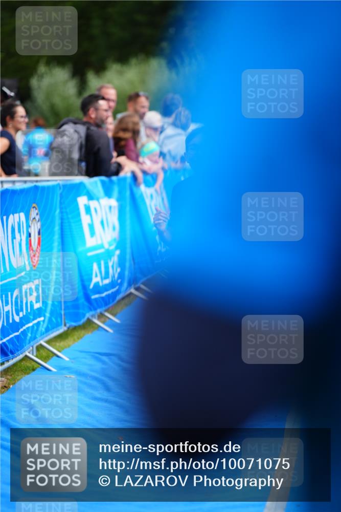 30.08.2026 - Elbe Triathlon Hamburg LAZAROV Photography http://msf.ph/oto/10071075 30.08.2026 12:56:18 Ziel 1834 meine-sportfotos.de