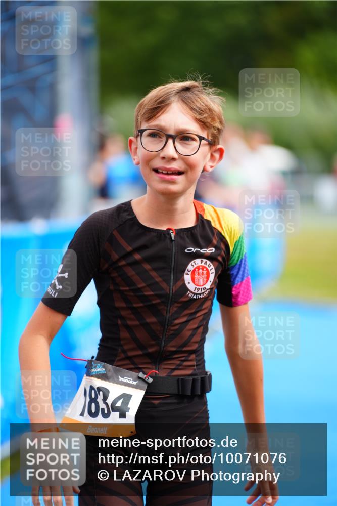 30.08.2026 - Elbe Triathlon Hamburg LAZAROV Photography http://msf.ph/oto/10071076 30.08.2026 12:56:21 Ziel 1834 meine-sportfotos.de