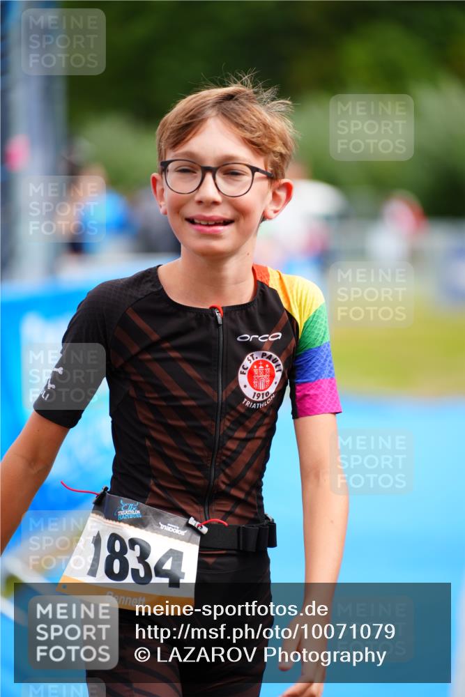 30.08.2026 - Elbe Triathlon Hamburg LAZAROV Photography http://msf.ph/oto/10071079 30.08.2026 12:56:21 Ziel 1834 meine-sportfotos.de