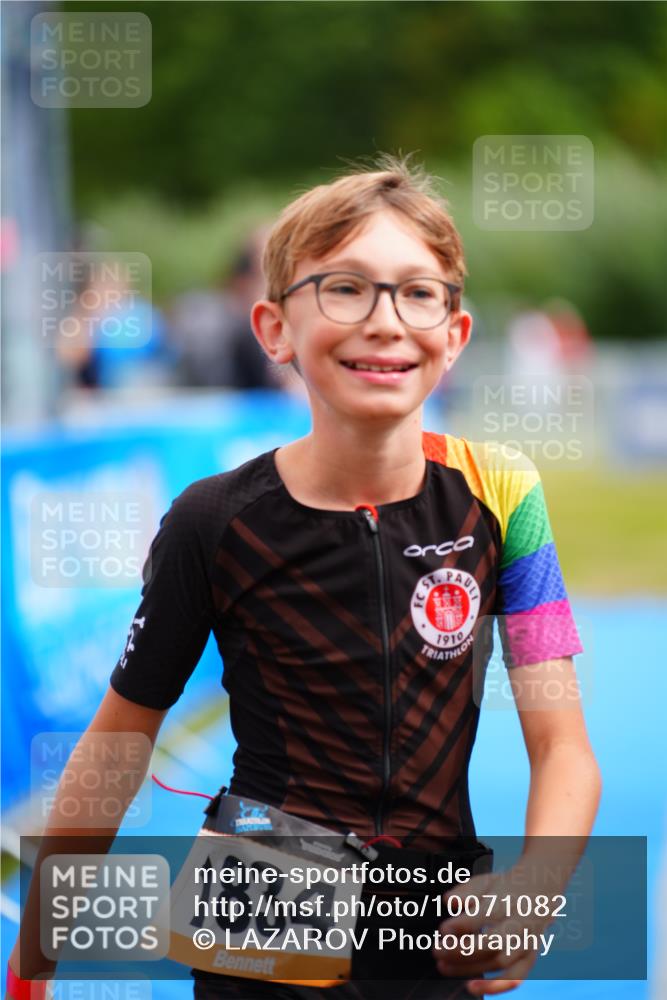 30.08.2026 - Elbe Triathlon Hamburg LAZAROV Photography http://msf.ph/oto/10071082 30.08.2026 12:56:21 Ziel 1834 meine-sportfotos.de