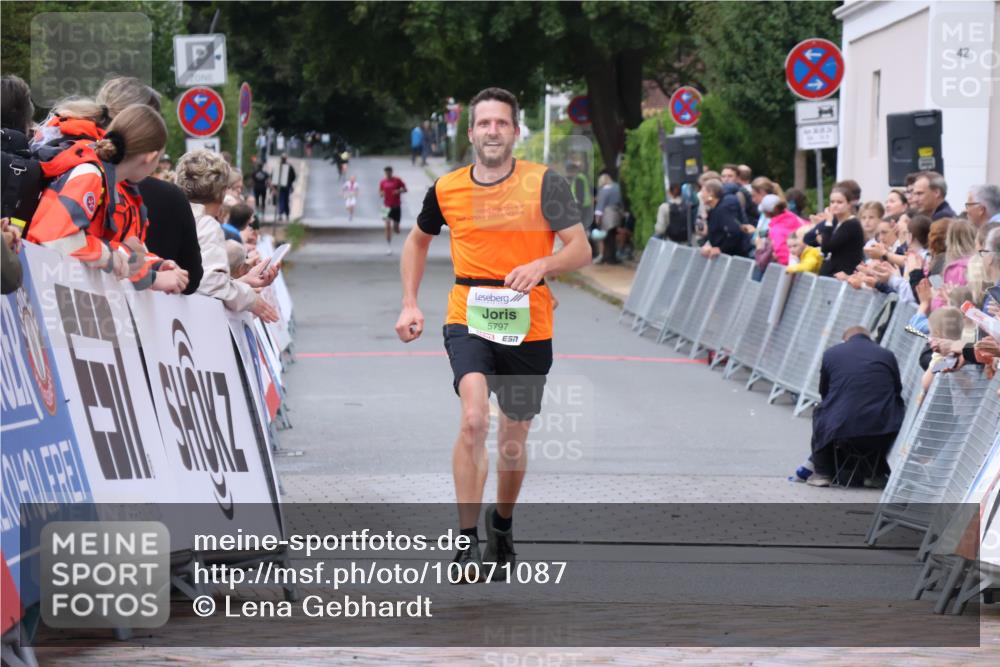 30.08.2026 - Blankeneser Heldenlauf Lena Gebhardt http://msf.ph/oto/10071087 30.08.2026 10:10:41 Ziel 5586, 5587, 5797 meine-sportfotos.de