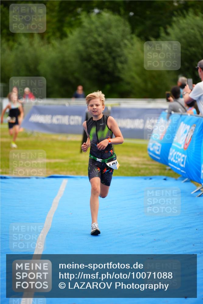 30.08.2026 - Elbe Triathlon Hamburg LAZAROV Photography http://msf.ph/oto/10071088 30.08.2026 12:56:48 Ziel 1835, 1848 meine-sportfotos.de