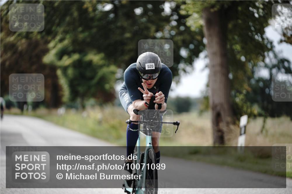 30.08.2026 - Elbe Triathlon Hamburg Michael Burmester http://msf.ph/oto/10071089 30.08.2026 10:01:25 Radfahren 264, 520, 556, 864 meine-sportfotos.de