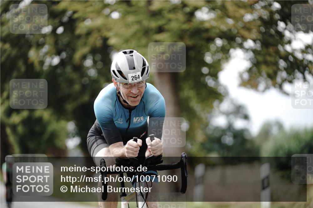 30.08.2026 - Elbe Triathlon Hamburg Michael Burmester http://msf.ph/oto/10071090 30.08.2026 10:01:30 Radfahren 264, 475, 618, 637, 782 meine-sportfotos.de