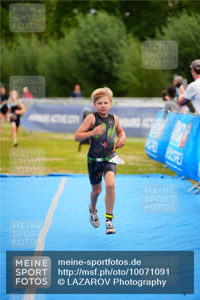 30.08.2026 - Elbe Triathlon Hamburg LAZAROV Photography http://msf.ph/oto/10071091 30.08.2026 12:56:48 Ziel 1835, 1848 meine-sportfotos.de
