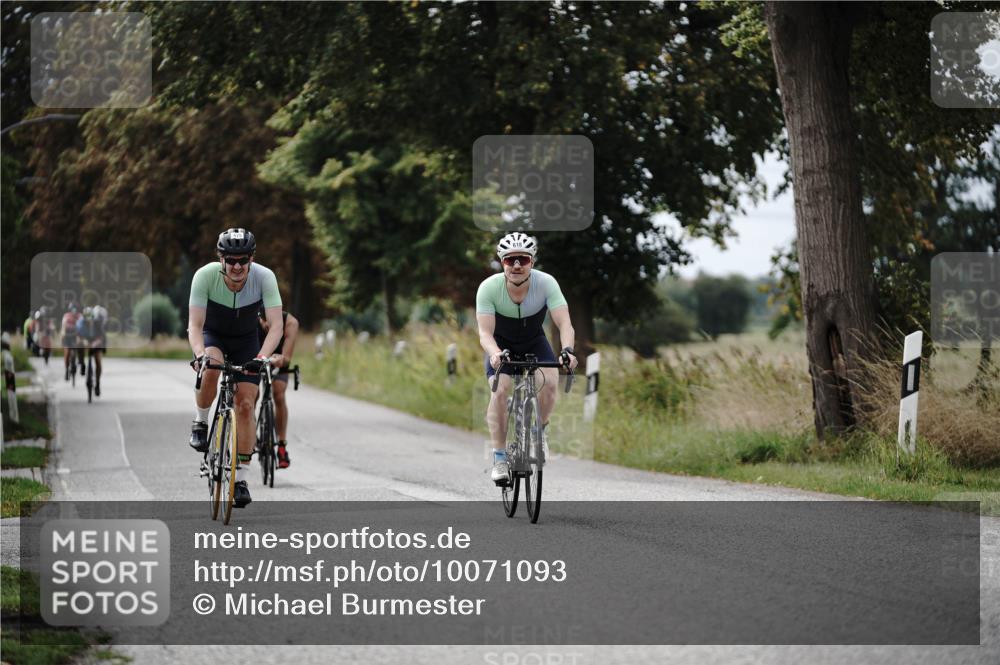 30.08.2026 - Elbe Triathlon Hamburg Michael Burmester http://msf.ph/oto/10071093 30.08.2026 10:01:32 Radfahren 264, 475, 618, 637, 782 meine-sportfotos.de