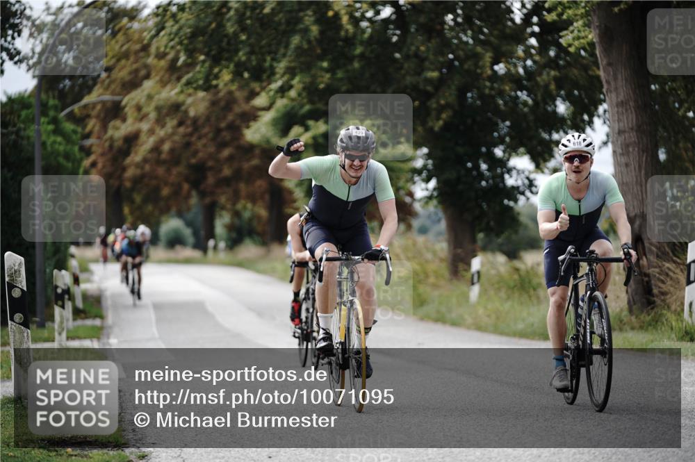 30.08.2026 - Elbe Triathlon Hamburg Michael Burmester http://msf.ph/oto/10071095 30.08.2026 10:01:33 Radfahren 475, 618, 637, 782, 975 meine-sportfotos.de