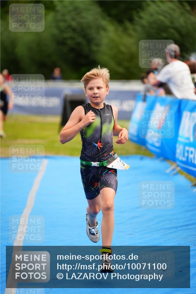 30.08.2026 - Elbe Triathlon Hamburg LAZAROV Photography http://msf.ph/oto/10071100 30.08.2026 12:56:49 Ziel 1835, 1848 meine-sportfotos.de