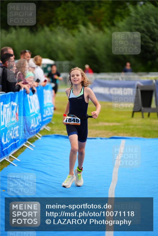 30.08.2026 - Elbe Triathlon Hamburg LAZAROV Photography http://msf.ph/oto/10071118 30.08.2026 12:56:52 Ziel 1608, 1835, 1848 meine-sportfotos.de