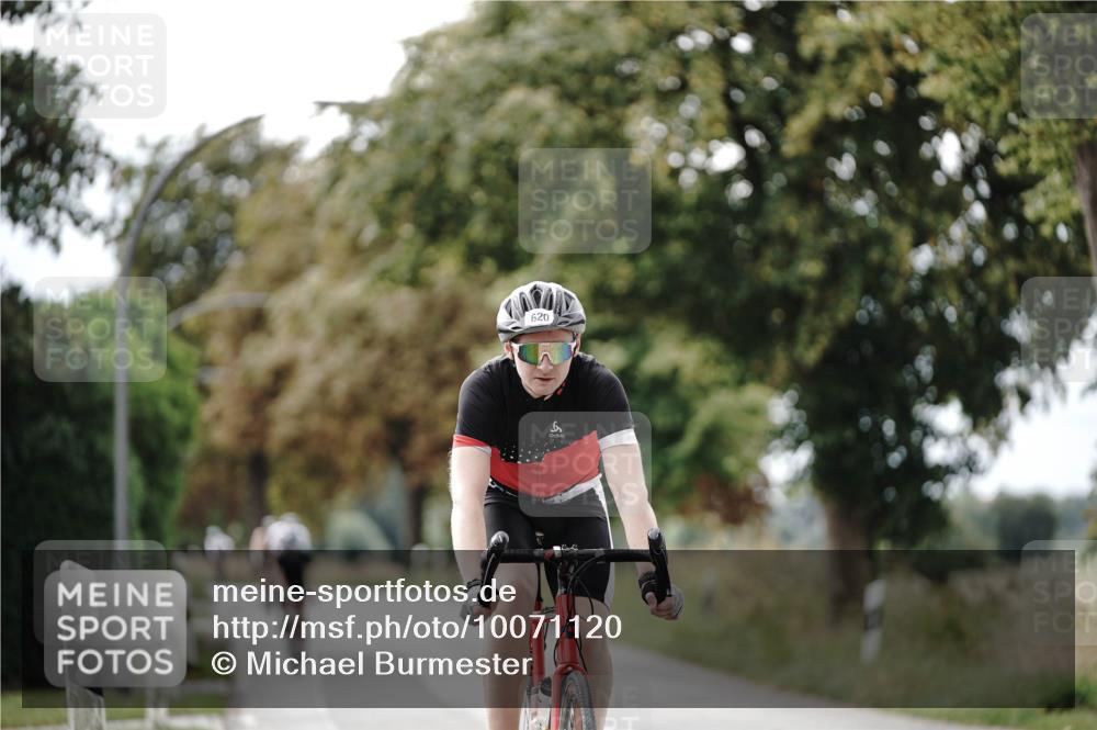 30.08.2026 - Elbe Triathlon Hamburg Michael Burmester http://msf.ph/oto/10071120 30.08.2026 10:01:44 Radfahren 546, 566, 620, 651 meine-sportfotos.de