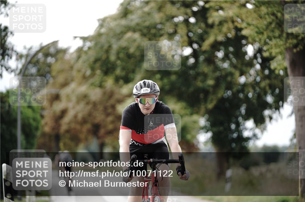 30.08.2026 - Elbe Triathlon Hamburg Michael Burmester http://msf.ph/oto/10071122 30.08.2026 10:01:44 Radfahren 546, 566, 620, 651 meine-sportfotos.de