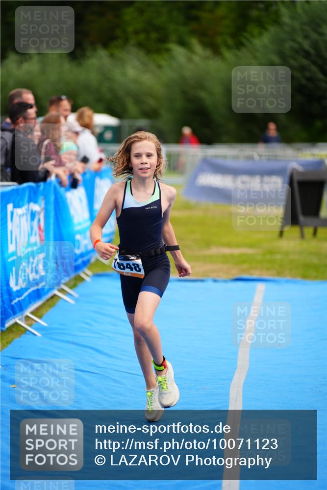 30.08.2026 - Elbe Triathlon Hamburg LAZAROV Photography http://msf.ph/oto/10071123 30.08.2026 12:56:52 Ziel 1608, 1835, 1848 meine-sportfotos.de