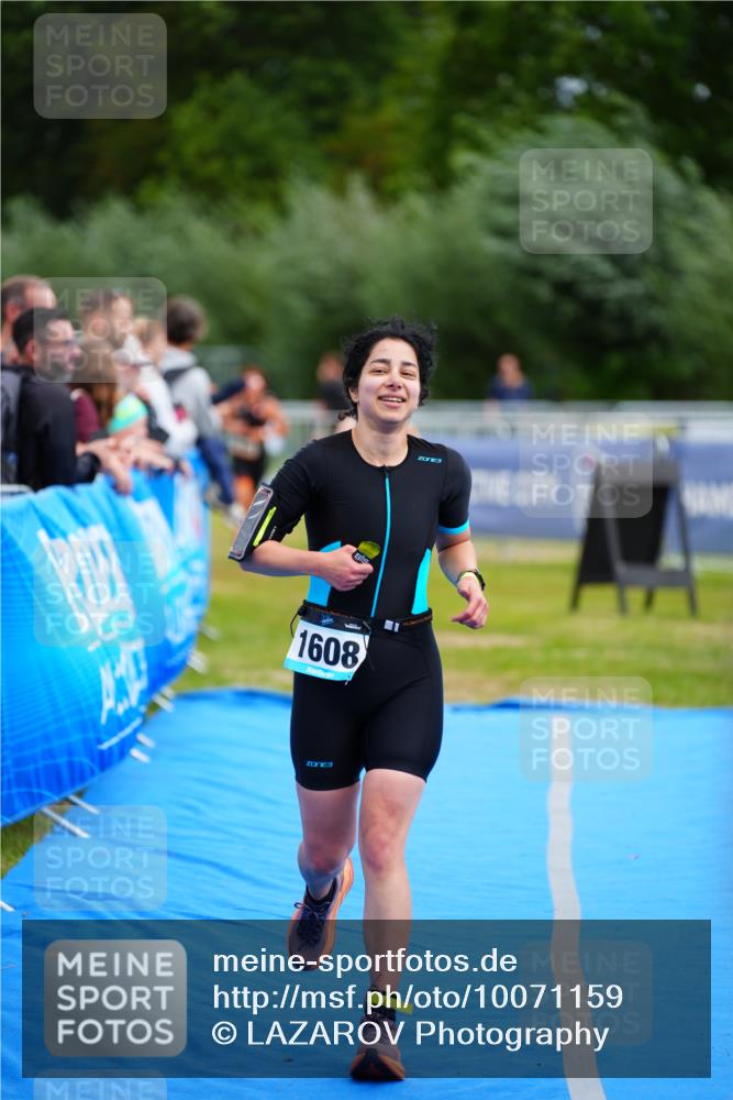 30.08.2026 - Elbe Triathlon Hamburg LAZAROV Photography http://msf.ph/oto/10071159 30.08.2026 12:56:59 Ziel 1608, 1832, 1858 meine-sportfotos.de