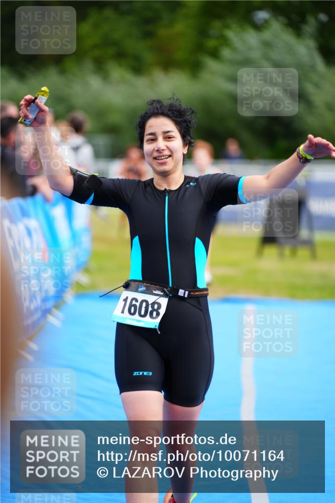 30.08.2026 - Elbe Triathlon Hamburg LAZAROV Photography http://msf.ph/oto/10071164 30.08.2026 12:57:00 Ziel 1608, 1832, 1858 meine-sportfotos.de
