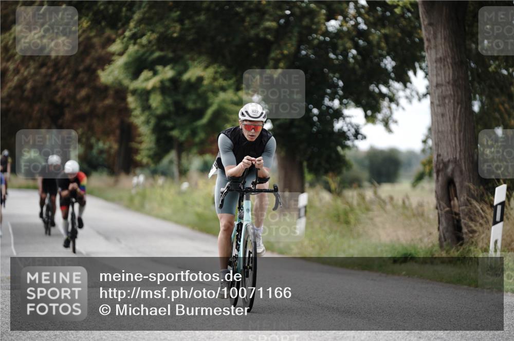30.08.2026 - Elbe Triathlon Hamburg Michael Burmester http://msf.ph/oto/10071166 30.08.2026 10:02:09 Radfahren 438, 552, 622, 702, 704, 915, 940 meine-sportfotos.de