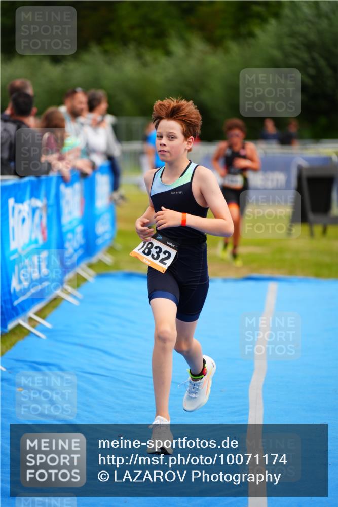 30.08.2026 - Elbe Triathlon Hamburg LAZAROV Photography http://msf.ph/oto/10071174 30.08.2026 12:57:03 Ziel 1608, 1832, 1858 meine-sportfotos.de