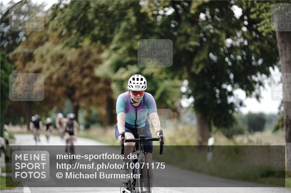 30.08.2026 - Elbe Triathlon Hamburg Michael Burmester http://msf.ph/oto/10071175 30.08.2026 10:02:13 Radfahren 414, 459, 552, 568, 702, 882, 915 meine-sportfotos.de