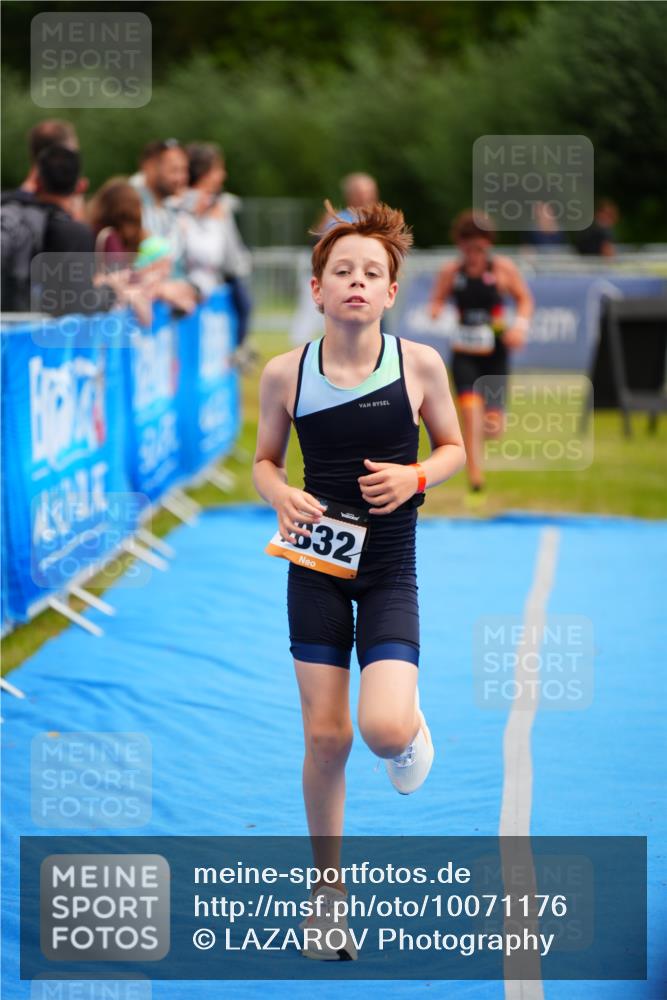 30.08.2026 - Elbe Triathlon Hamburg LAZAROV Photography http://msf.ph/oto/10071176 30.08.2026 12:57:03 Ziel 1608, 1832, 1858 meine-sportfotos.de