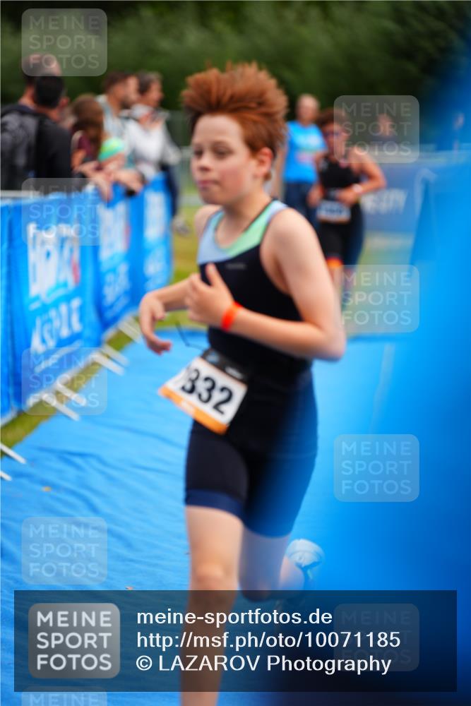 30.08.2026 - Elbe Triathlon Hamburg LAZAROV Photography http://msf.ph/oto/10071185 30.08.2026 12:57:03 Ziel 1608, 1832, 1858 meine-sportfotos.de
