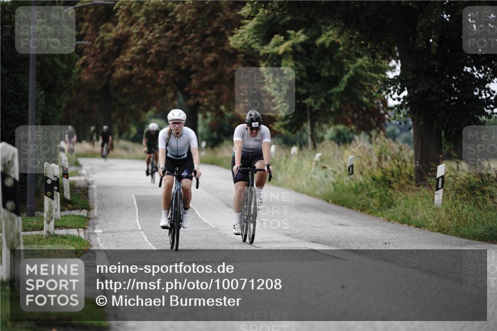 30.08.2026 - Elbe Triathlon Hamburg Michael Burmester http://msf.ph/oto/10071208 30.08.2026 10:02:38 Radfahren 564, 635, 774, 893 meine-sportfotos.de
