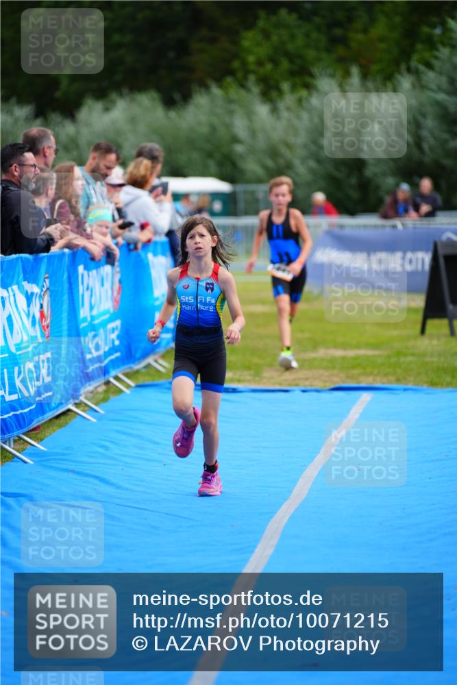 30.08.2026 - Elbe Triathlon Hamburg LAZAROV Photography http://msf.ph/oto/10071215 30.08.2026 12:57:22 Ziel 1849, 1853 meine-sportfotos.de