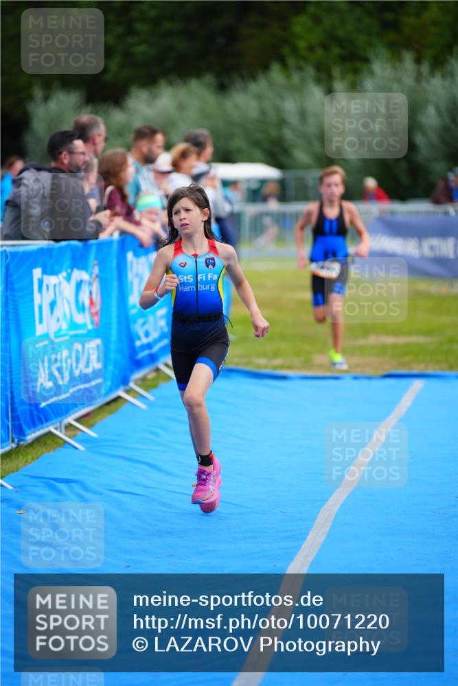 30.08.2026 - Elbe Triathlon Hamburg LAZAROV Photography http://msf.ph/oto/10071220 30.08.2026 12:57:23 Ziel 1849, 1853 meine-sportfotos.de