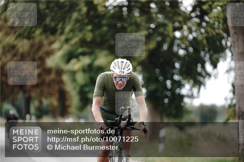 30.08.2026 - Elbe Triathlon Hamburg Michael Burmester http://msf.ph/oto/10071225 30.08.2026 10:02:44 Radfahren 662, 774 meine-sportfotos.de