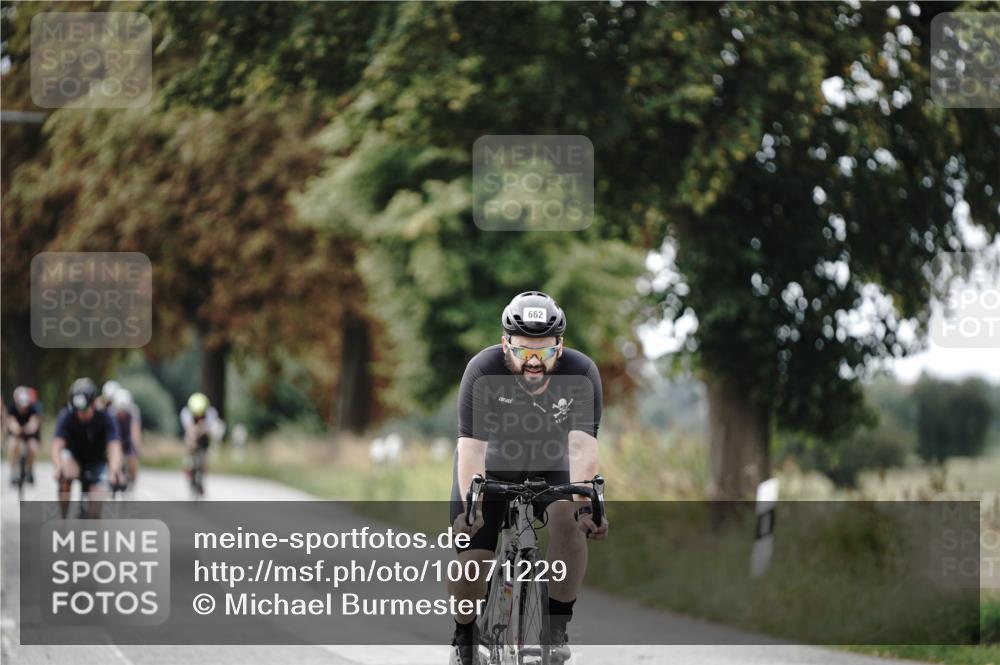 30.08.2026 - Elbe Triathlon Hamburg Michael Burmester http://msf.ph/oto/10071229 30.08.2026 10:02:48 Radfahren 493, 662, 670, 674, 870 meine-sportfotos.de