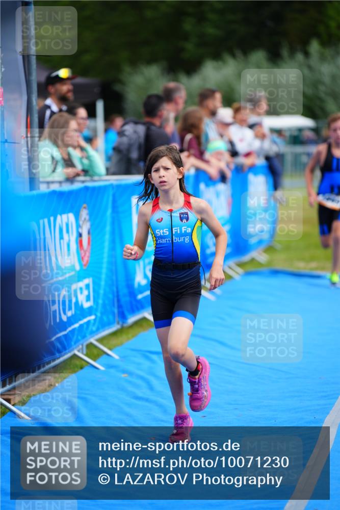 30.08.2026 - Elbe Triathlon Hamburg LAZAROV Photography http://msf.ph/oto/10071230 30.08.2026 12:57:23 Ziel 1849, 1853 meine-sportfotos.de