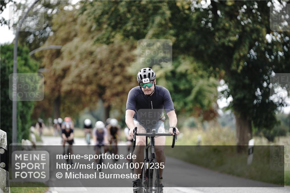 30.08.2026 - Elbe Triathlon Hamburg Michael Burmester http://msf.ph/oto/10071235 30.08.2026 10:02:51 Radfahren 493, 598, 639, 662, 670, 674, 862, 870 meine-sportfotos.de