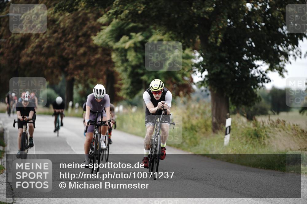 30.08.2026 - Elbe Triathlon Hamburg Michael Burmester http://msf.ph/oto/10071237 30.08.2026 10:02:53 Radfahren 493, 598, 639, 670, 674, 862, 870, 978 meine-sportfotos.de