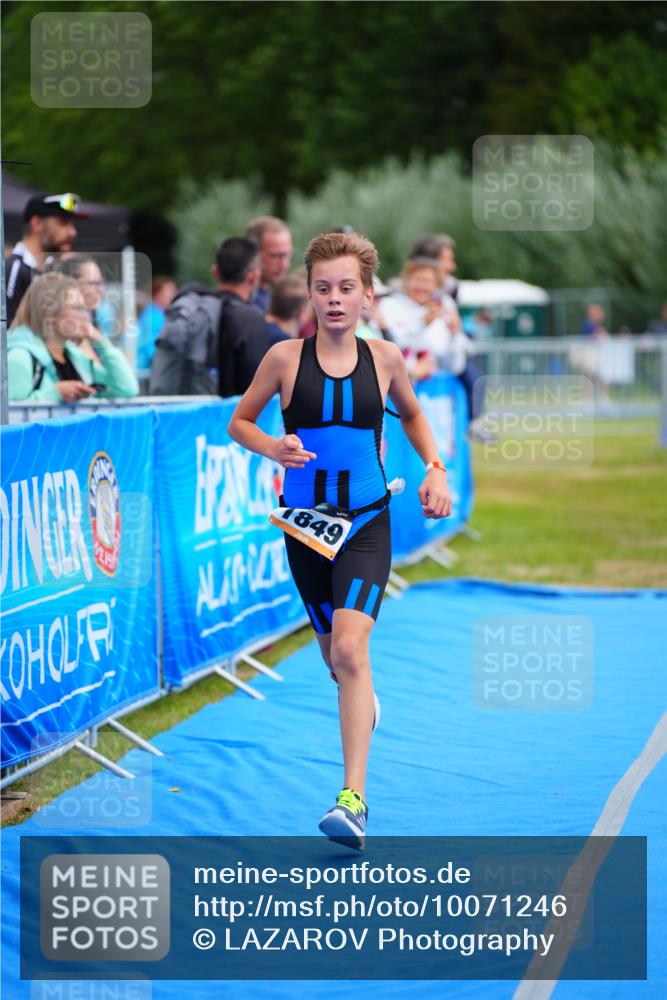 30.08.2026 - Elbe Triathlon Hamburg LAZAROV Photography http://msf.ph/oto/10071246 30.08.2026 12:57:25 Ziel 1849, 1853 meine-sportfotos.de