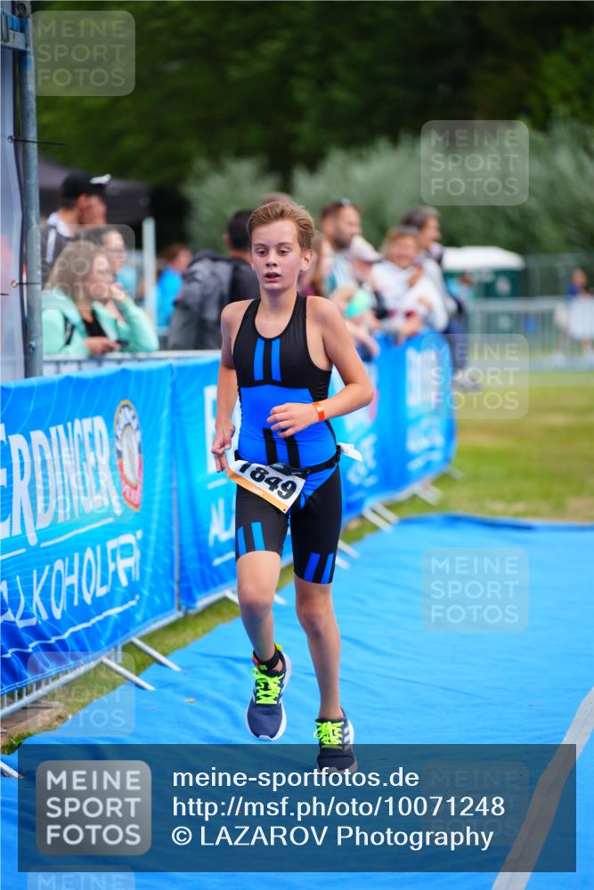 30.08.2026 - Elbe Triathlon Hamburg LAZAROV Photography http://msf.ph/oto/10071248 30.08.2026 12:57:25 Ziel 1849, 1853 meine-sportfotos.de