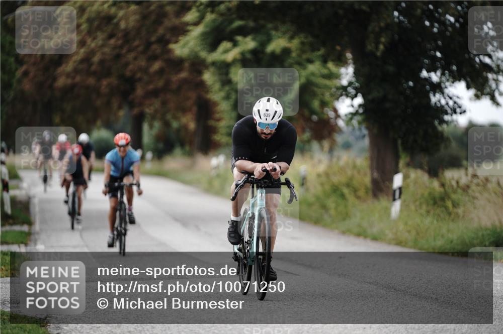 30.08.2026 - Elbe Triathlon Hamburg Michael Burmester http://msf.ph/oto/10071250 30.08.2026 10:02:57 Radfahren 460, 493, 582, 598, 639, 862, 870, 942, 978, 1894 meine-sportfotos.de