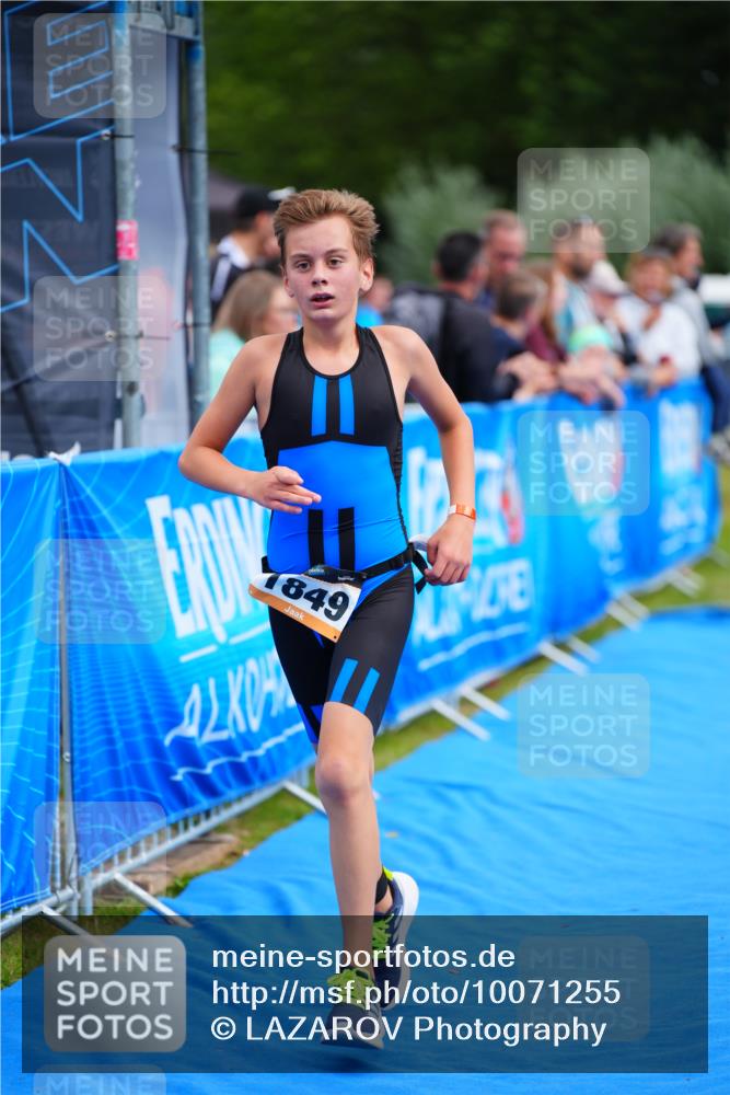 30.08.2026 - Elbe Triathlon Hamburg LAZAROV Photography http://msf.ph/oto/10071255 30.08.2026 12:57:26 Ziel 1849, 1853 meine-sportfotos.de