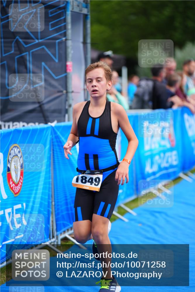 30.08.2026 - Elbe Triathlon Hamburg LAZAROV Photography http://msf.ph/oto/10071258 30.08.2026 12:57:26 Ziel 1849, 1853 meine-sportfotos.de