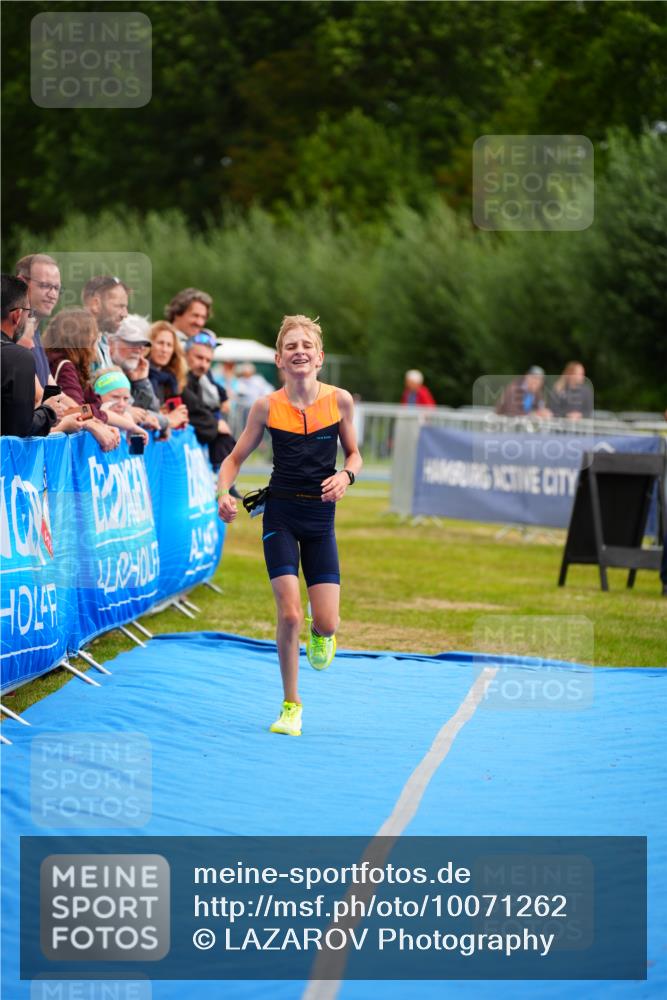 30.08.2026 - Elbe Triathlon Hamburg LAZAROV Photography http://msf.ph/oto/10071262 30.08.2026 12:57:42 Ziel 1792 meine-sportfotos.de