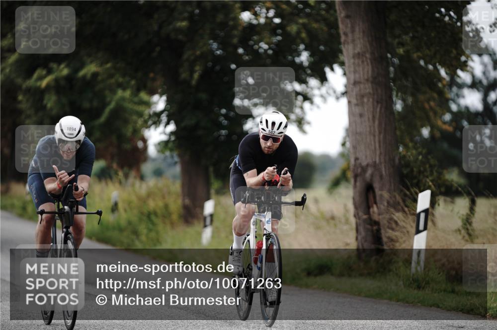 30.08.2026 - Elbe Triathlon Hamburg Michael Burmester http://msf.ph/oto/10071263 30.08.2026 10:03:02 Radfahren 460, 582, 921, 942, 978, 1894 meine-sportfotos.de