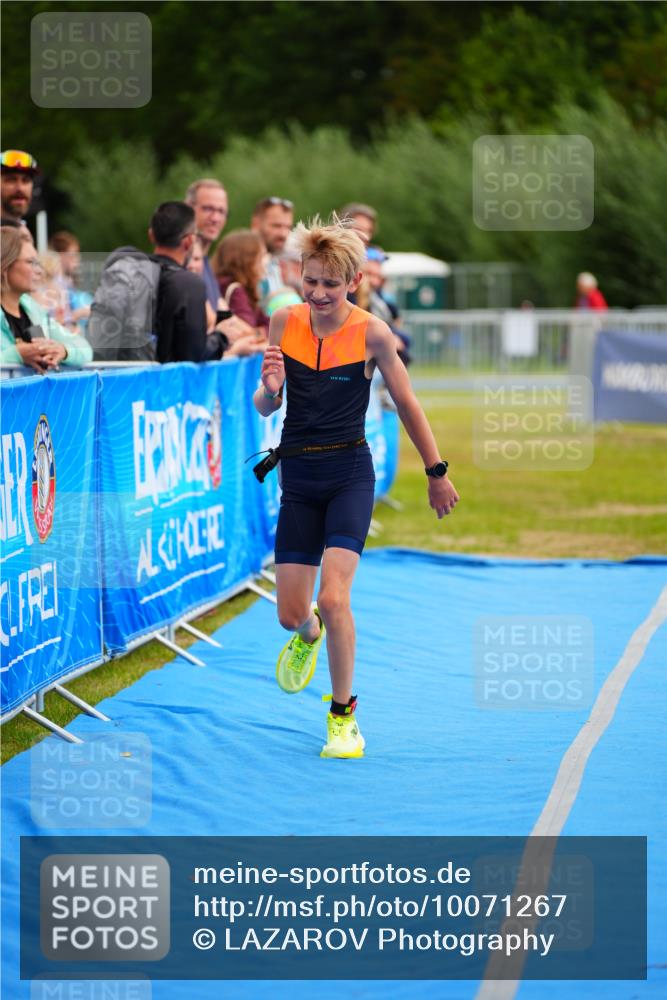 30.08.2026 - Elbe Triathlon Hamburg LAZAROV Photography http://msf.ph/oto/10071267 30.08.2026 12:57:43 Ziel 1792 meine-sportfotos.de