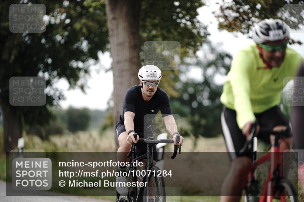 30.08.2026 - Elbe Triathlon Hamburg Michael Burmester http://msf.ph/oto/10071284 30.08.2026 10:03:12 Radfahren 484, 567, 666, 857 meine-sportfotos.de