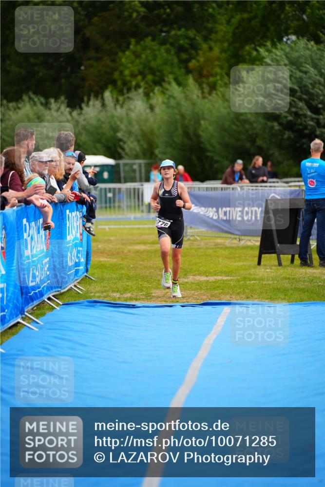 30.08.2026 - Elbe Triathlon Hamburg LAZAROV Photography http://msf.ph/oto/10071285 30.08.2026 12:57:56 Ziel 1776 meine-sportfotos.de