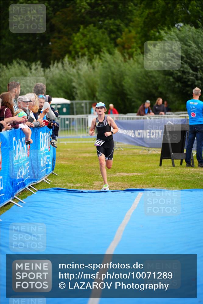 30.08.2026 - Elbe Triathlon Hamburg LAZAROV Photography http://msf.ph/oto/10071289 30.08.2026 12:57:56 Ziel 1776 meine-sportfotos.de